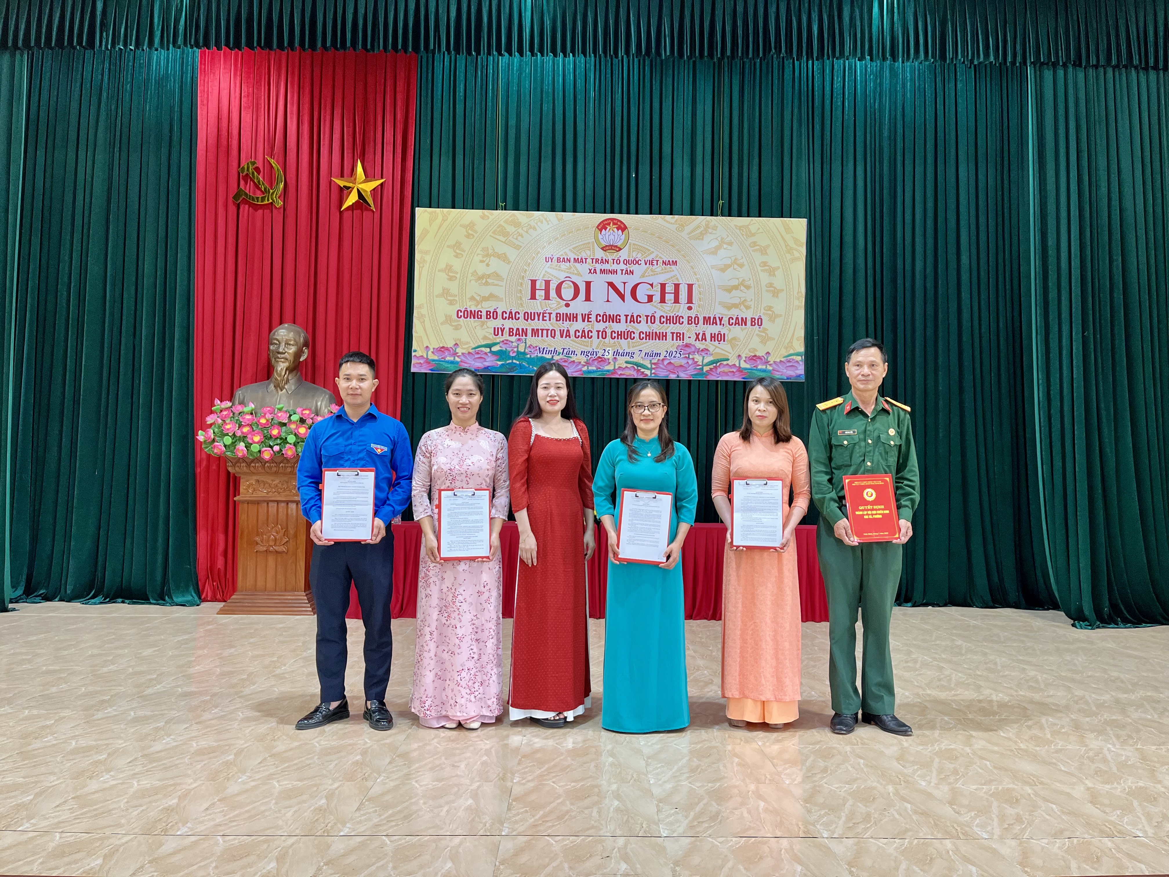 Uỷ ban Mặt trận Tổ quốc Việt Nam xã Minh Tân tổ chức Hội nghị Công bố các quyết định về tổ chức và công tác cán bộ của Uỷ ban MTTQ và các tổ chức chính trị - xã hội; Hội nghị lần thứ nhất của Uỷ ban MTTQ xã Minh Tân