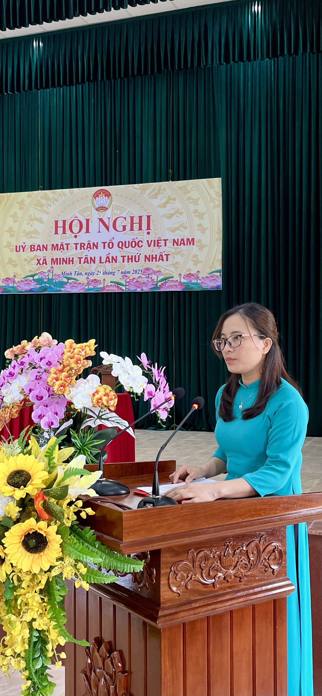Đồng chí Dương Thị Thành, Chủ tịch Uỷ ban MTTQVN xã Minh Tân ra mắt nhận nhiệm vụ mới